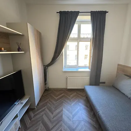 Center Gem - Perfect Location! *